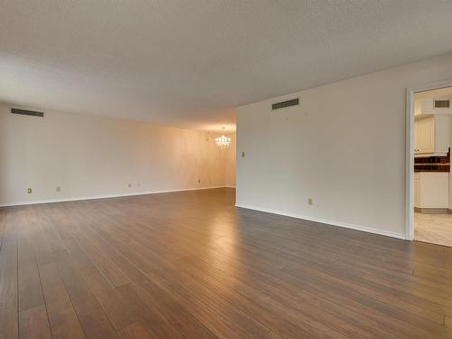 5A 10050 118 Street, Edmonton, AB - Indoor