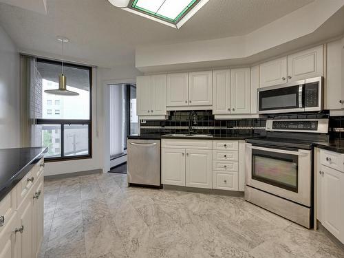 5A 10050 118 Street, Edmonton, AB - Indoor Photo Showing Kitchen With Stainless Steel Kitchen