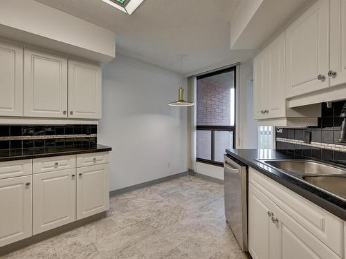 5A 10050 118 Street, Edmonton, AB - Indoor Photo Showing Kitchen