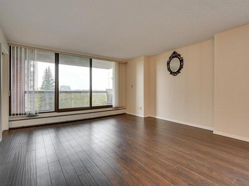 5A 10050 118 Street, Edmonton, AB - Indoor