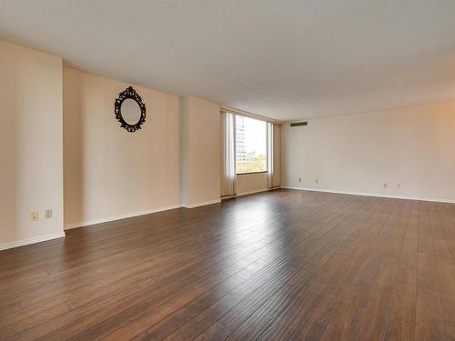 5A 10050 118 Street, Edmonton, AB - Indoor