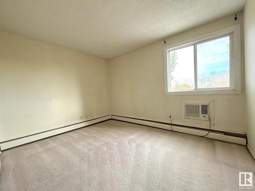 402 8604 Gateway Boulevard, Edmonton, AB - Indoor Photo Showing Other Room