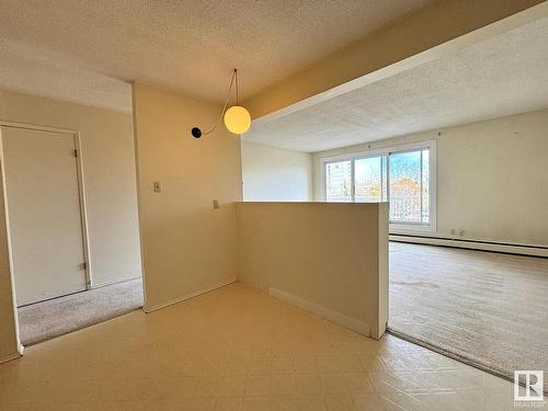 402 8604 Gateway Boulevard, Edmonton, AB - Indoor Photo Showing Other Room