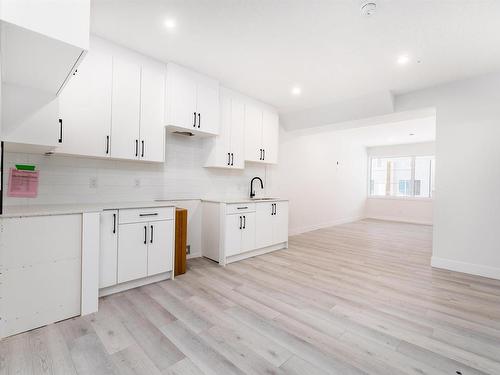 42 Wynn Road, Fort Saskatchewan, AB - Indoor Photo Showing Kitchen