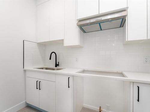 42 Wynn Road, Fort Saskatchewan, AB - Indoor Photo Showing Kitchen With Double Sink