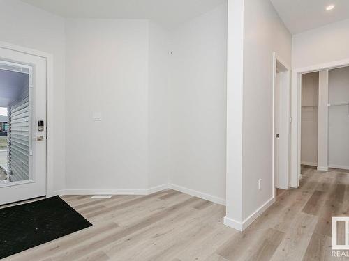 657 Kinglet Boulevard, Edmonton, AB - Indoor Photo Showing Other Room