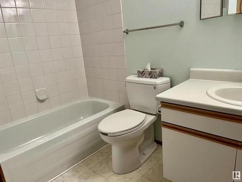 205 9985 93 Avenue, Fort Saskatchewan, AB - Indoor Photo Showing Bathroom