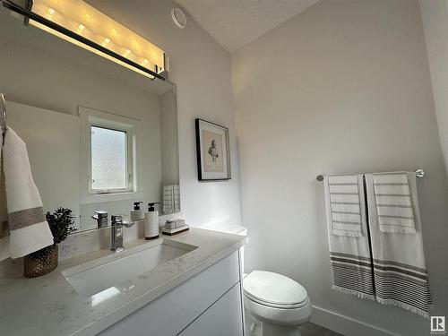 8420 117 Street, Edmonton, AB - Indoor Photo Showing Bathroom