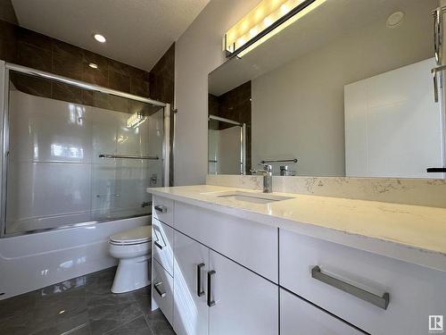 8420 117 Street, Edmonton, AB - Indoor Photo Showing Bathroom