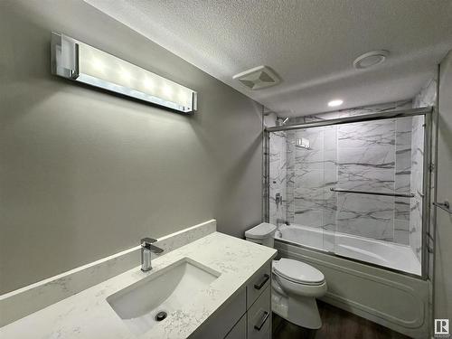 8420 117 Street, Edmonton, AB - Indoor Photo Showing Bathroom