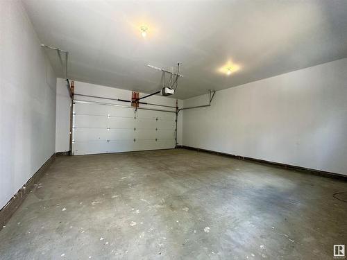 8420 117 Street, Edmonton, AB - Indoor Photo Showing Garage