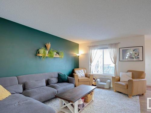 48 Vaughn Avenue, Spruce Grove, AB - Indoor Photo Showing Living Room