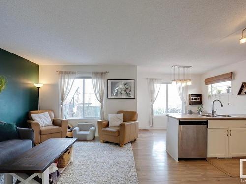 48 Vaughn Avenue, Spruce Grove, AB - Indoor Photo Showing Living Room