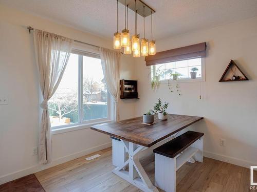 48 Vaughn Avenue, Spruce Grove, AB - Indoor Photo Showing Dining Room