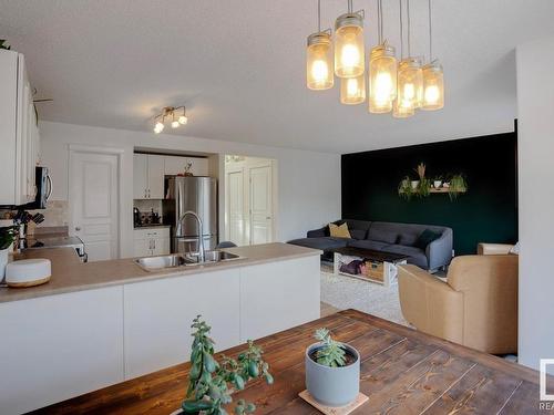 48 Vaughn Avenue, Spruce Grove, AB - Indoor Photo Showing Kitchen