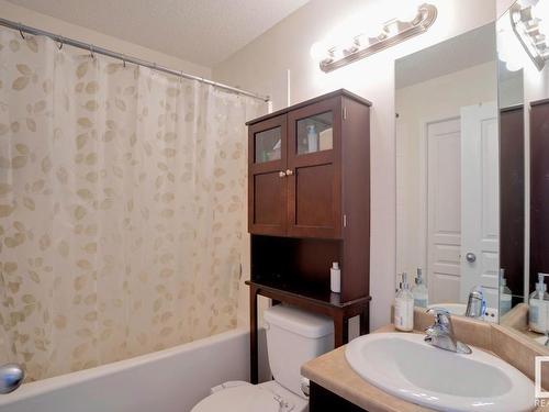 48 Vaughn Avenue, Spruce Grove, AB - Indoor Photo Showing Bathroom