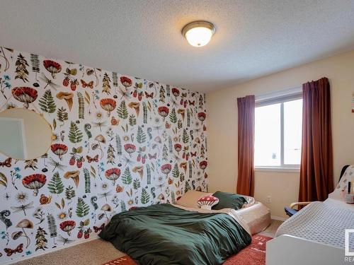 48 Vaughn Avenue, Spruce Grove, AB - Indoor Photo Showing Bedroom