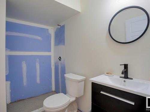 48 Vaughn Avenue, Spruce Grove, AB - Indoor Photo Showing Bathroom