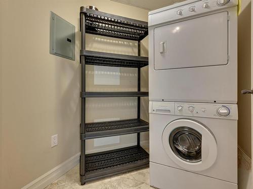 807 10142 111 Street, Edmonton, AB - Indoor Photo Showing Laundry Room