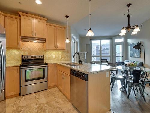 807 10142 111 Street, Edmonton, AB - Indoor Photo Showing Kitchen