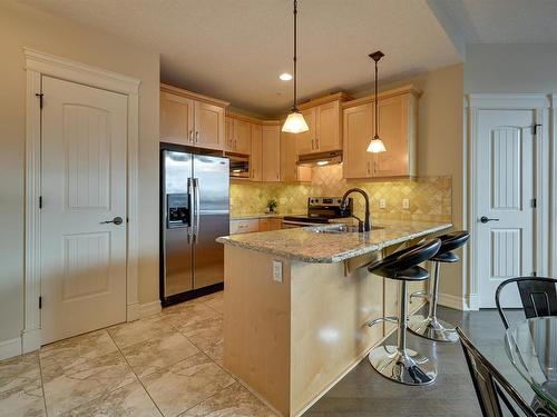 807 10142 111 Street, Edmonton, AB - Indoor Photo Showing Kitchen