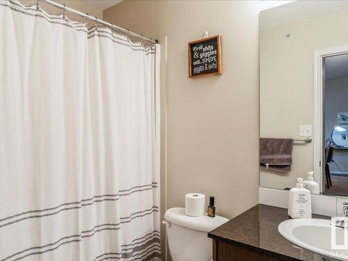 9351 Simpson Drive, Edmonton, AB - Indoor Photo Showing Bathroom