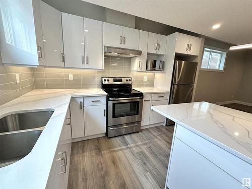 8422 117 Street, Edmonton, AB - Indoor Photo Showing Kitchen With Double Sink With Upgraded Kitchen