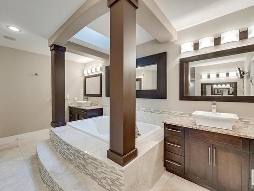 5258 Mullen Crest, Edmonton, AB - Indoor Photo Showing Bathroom