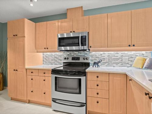 407 75 Gervais Road, St. Albert, AB - Indoor Photo Showing Kitchen