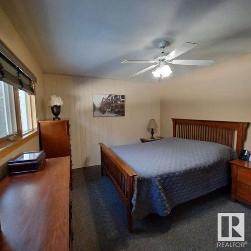 462066 Range Road 262, Rural Wetaskiwin County, AB - Indoor Photo Showing Bedroom