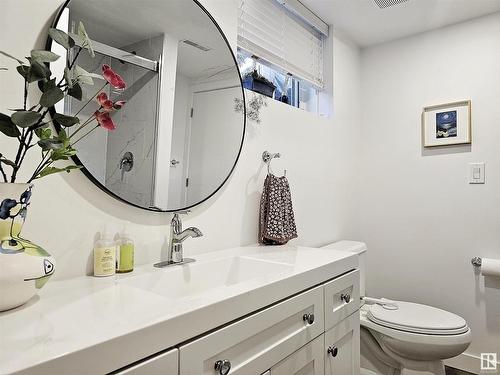 9535 148 Street, Edmonton, AB - Indoor Photo Showing Bathroom