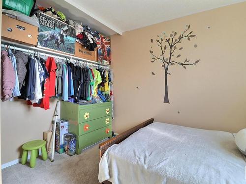 106 Village On The Green Green, Edmonton, AB - Indoor Photo Showing Bedroom