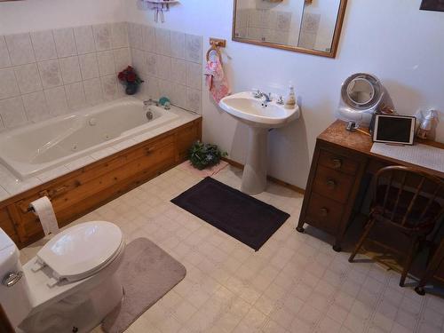 5326 Twp 571, Rural Lac Ste. Anne County, AB - Indoor Photo Showing Bathroom