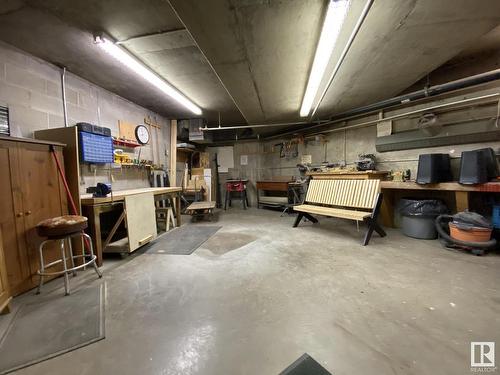 211 10935 21 Avenue, Edmonton, AB - Indoor Photo Showing Garage