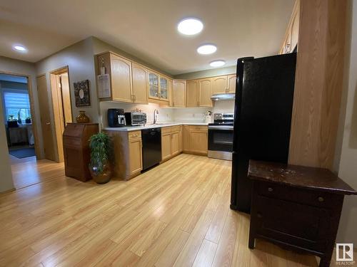 211 10935 21 Avenue, Edmonton, AB - Indoor Photo Showing Kitchen