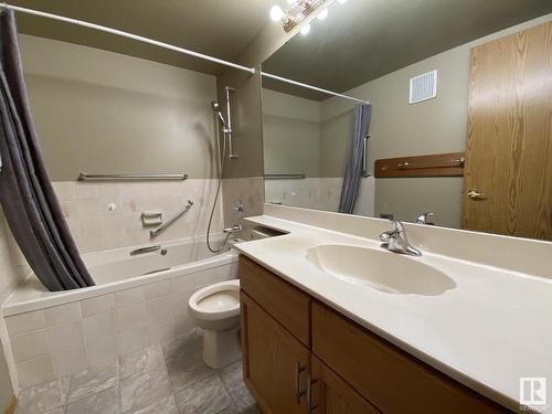 211 10935 21 Avenue, Edmonton, AB - Indoor Photo Showing Bathroom