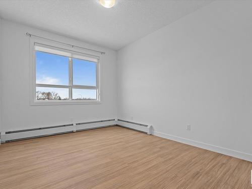 303 17 Columbia Avenue, Devon, AB - Indoor Photo Showing Other Room