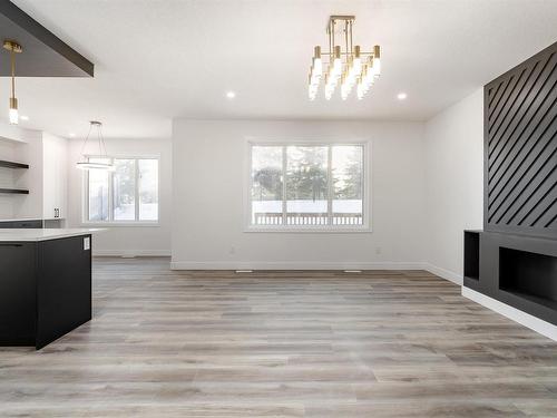 126 Graybriar Drive, Stony Plain, AB - Indoor Photo Showing Kitchen