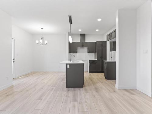 #24 740 Daniels Way, Edmonton, AB - Indoor Photo Showing Kitchen