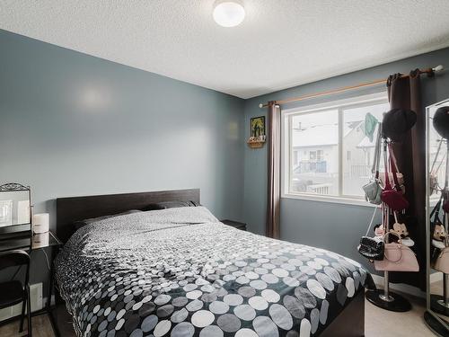 8321 171A Avenue, Edmonton, AB - Indoor Photo Showing Bedroom