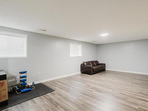 8321 171A Avenue, Edmonton, AB - Indoor Photo Showing Other Room