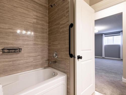 1803 Ainslie Court, Edmonton, AB - Indoor Photo Showing Bathroom