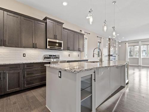 1803 Ainslie Court, Edmonton, AB - Indoor Photo Showing Kitchen With Upgraded Kitchen