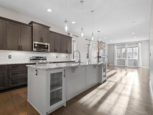 1803 Ainslie Court, Edmonton, AB - Indoor Photo Showing Kitchen With Upgraded Kitchen