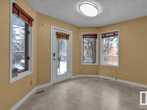 136 Wolf Willow Close, Edmonton, AB - Indoor Photo Showing Other Room