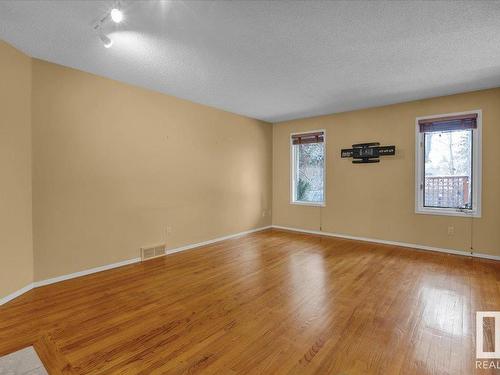 136 Wolf Willow Close, Edmonton, AB - Indoor Photo Showing Other Room