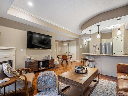 103 10232 115 Street, Edmonton, AB - Indoor Photo Showing Living Room