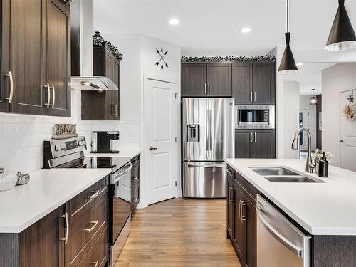 7024 Chivers Loop, Edmonton, AB - Indoor Photo Showing Kitchen With Double Sink With Upgraded Kitchen