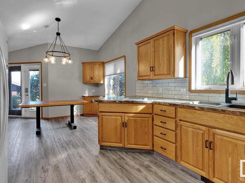 5302 59 Avenue, Vegreville, AB - Indoor Photo Showing Kitchen