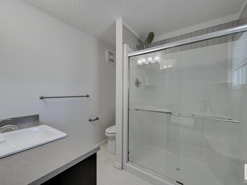 21804 91 Avenue, Edmonton, AB - Indoor Photo Showing Bathroom